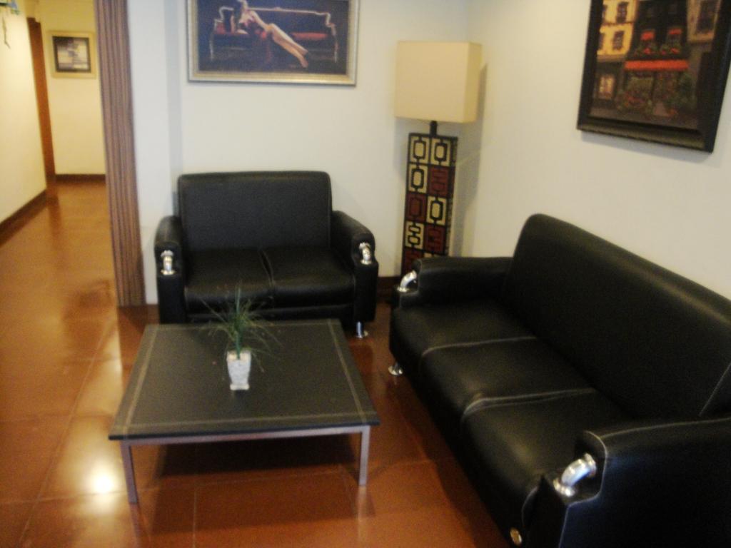Imperial Hotel Kendari Екстериор снимка