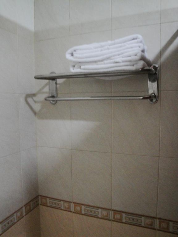 Imperial Hotel Kendari Стая снимка