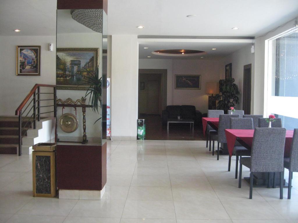 Imperial Hotel Kendari Екстериор снимка