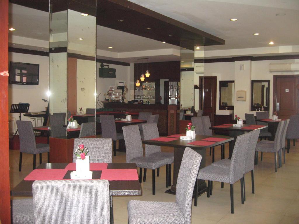 Imperial Hotel Kendari Екстериор снимка