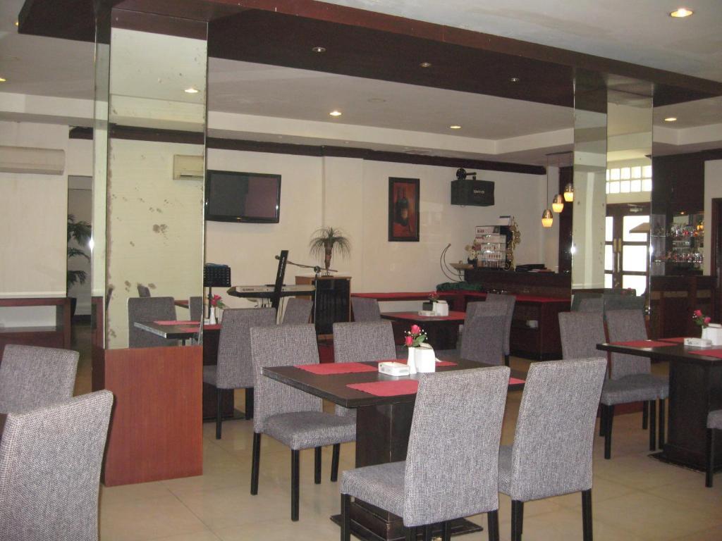 Imperial Hotel Kendari Екстериор снимка