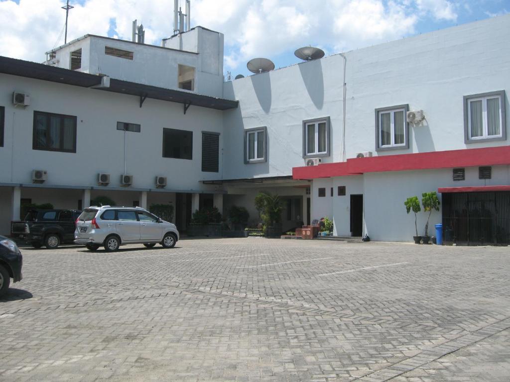 Imperial Hotel Kendari Екстериор снимка